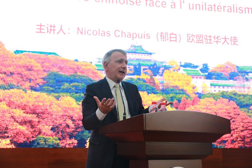 郁白(nicolas chapuis),毕业于巴黎东方语言学院,著名