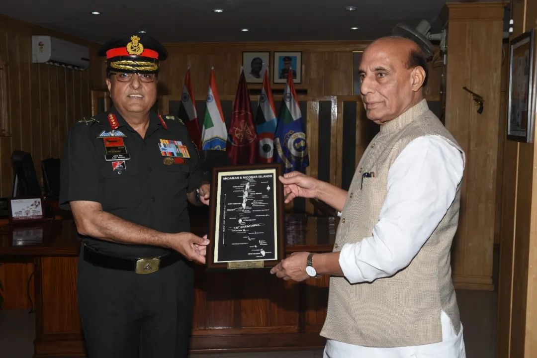 1月5日，印度防长辛格视察安达曼-尼科巴联合司令部。