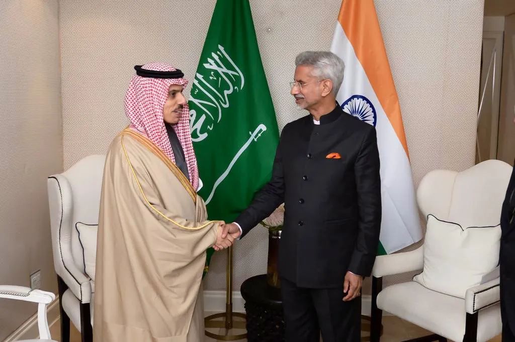 6月1日，印度外长苏杰生会见沙特外交大臣阿勒沙特。