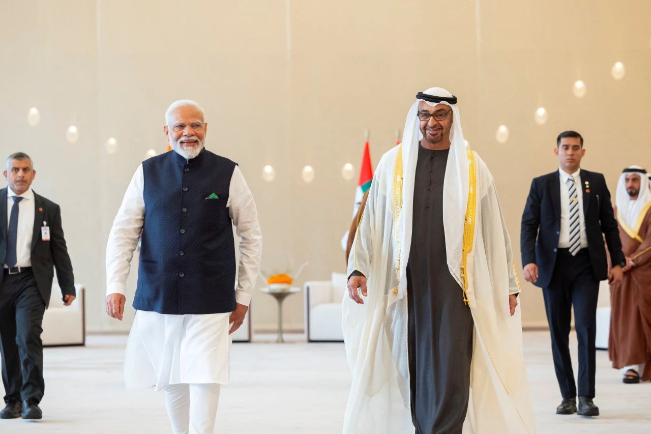 印度总理莫迪与阿联酋总统穆罕默德。